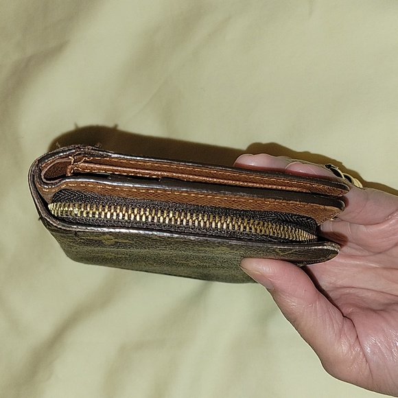 LV MONO Short Zippy Wallet with card case - Picture 4 of 17